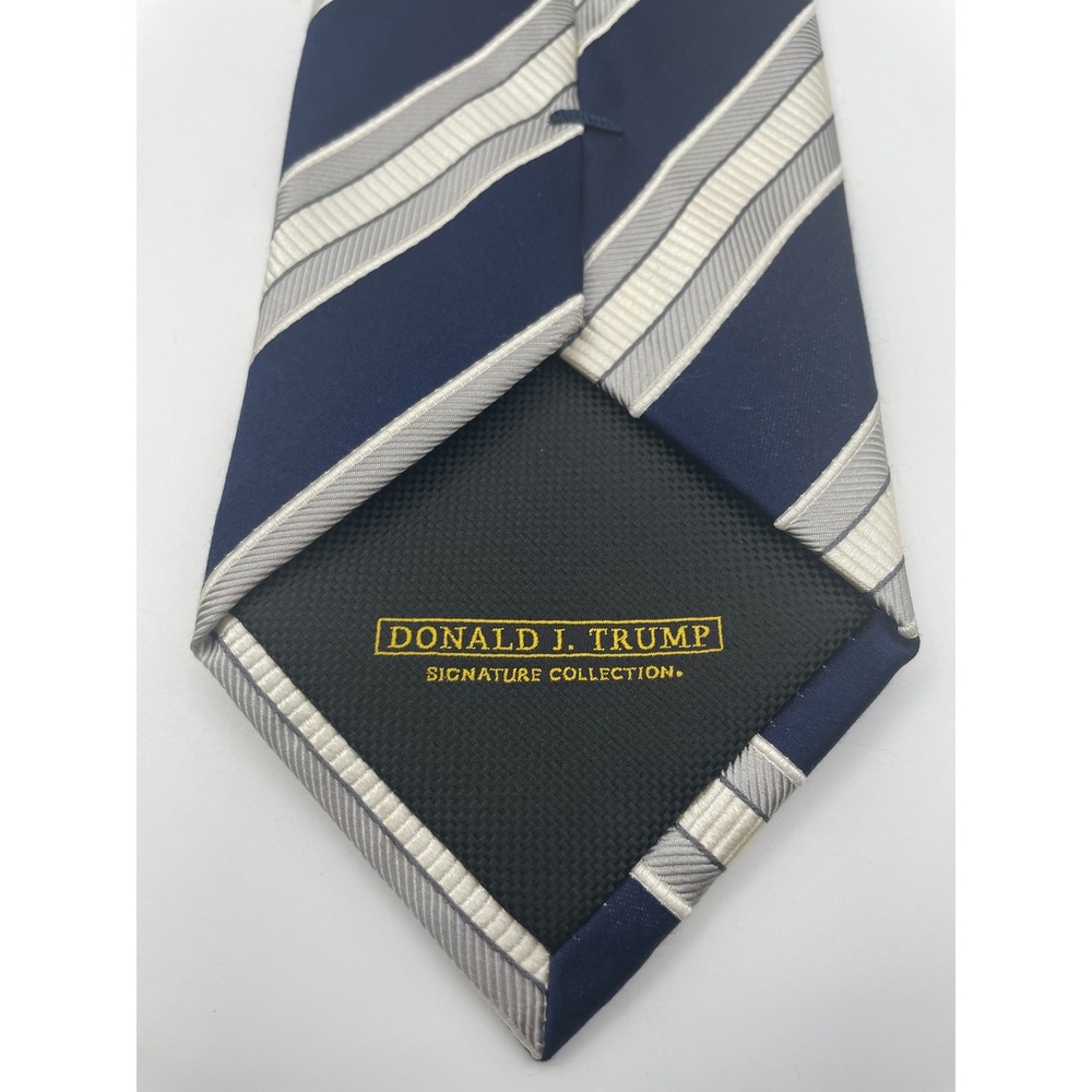 Donald J Trump Signature Collection Navy Blue Silver Striped 100% Silk Necktie - Picture 3 of 3